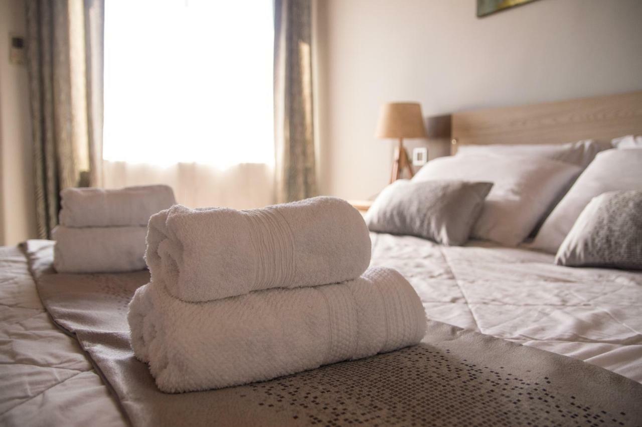 Aparthotel La Riviera à Fernando de la Mora Extérieur photo