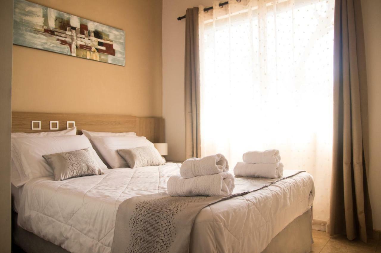 Aparthotel La Riviera à Fernando de la Mora Extérieur photo